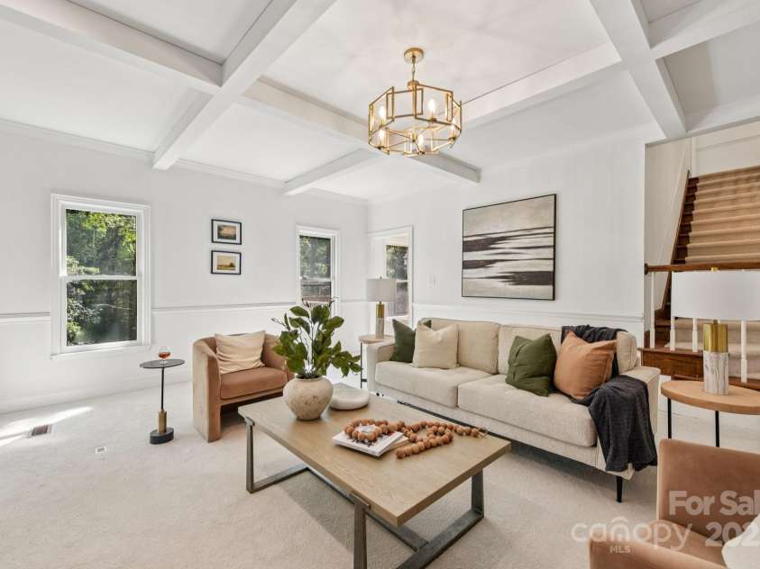 6911 Chatford Lane, Charlotte, NC 28210.  MLS# CAR4293595, YatesRealty ID 33786. Family Room