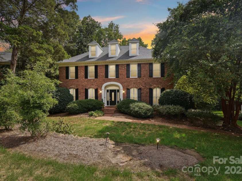 6911 Chatford Lane, Charlotte, NC 28210.  MLS# CAR4293595, YatesRealty ID 33786. Front Elevation