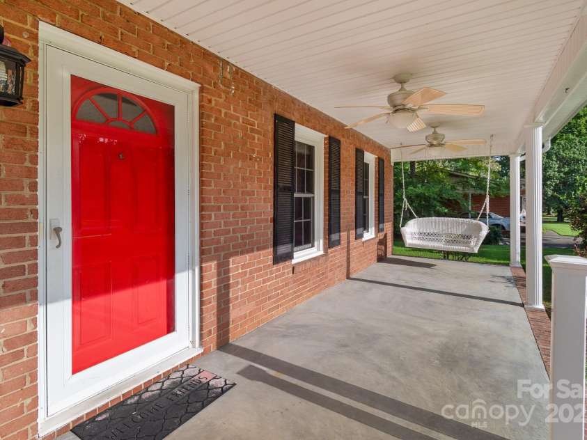 2470 Country Club Drive, Lancaster, SC 29720.  MLS# CAR4286357, YatesRealty ID 33787. 
