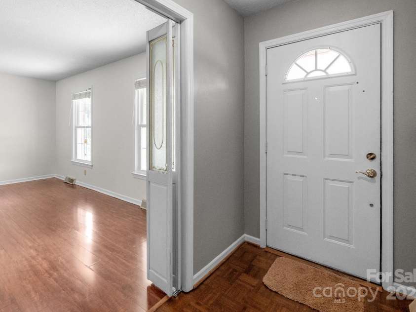 2470 Country Club Drive, Lancaster, SC 29720.  MLS# CAR4286357, YatesRealty ID 33787. 