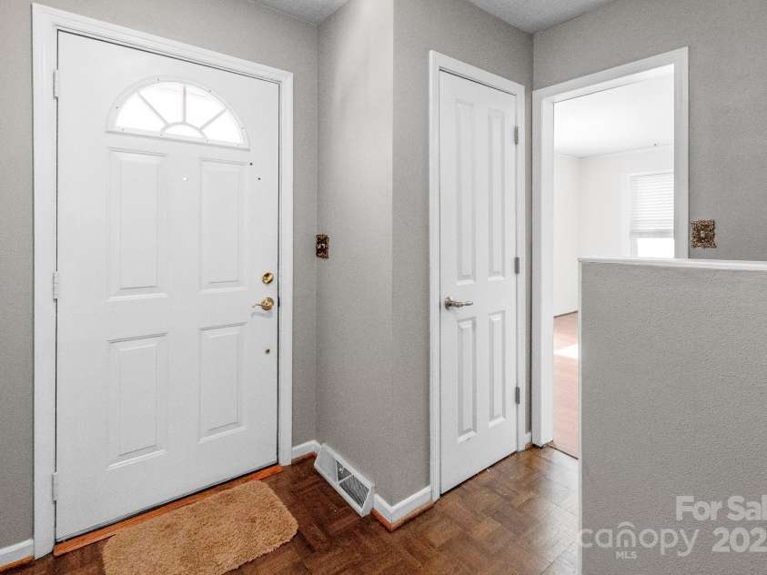 2470 Country Club Drive, Lancaster, SC 29720.  MLS# CAR4286357, YatesRealty ID 33787. 