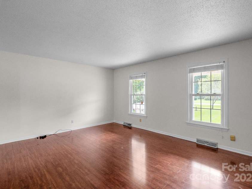 2470 Country Club Drive, Lancaster, SC 29720.  MLS# CAR4286357, YatesRealty ID 33787. 