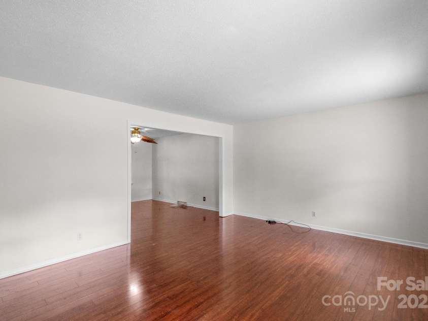 2470 Country Club Drive, Lancaster, SC 29720.  MLS# CAR4286357, YatesRealty ID 33787. 