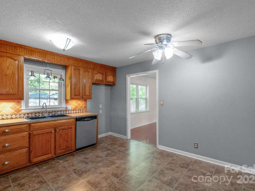 2470 Country Club Drive, Lancaster, SC 29720.  MLS# CAR4286357, YatesRealty ID 33787. 