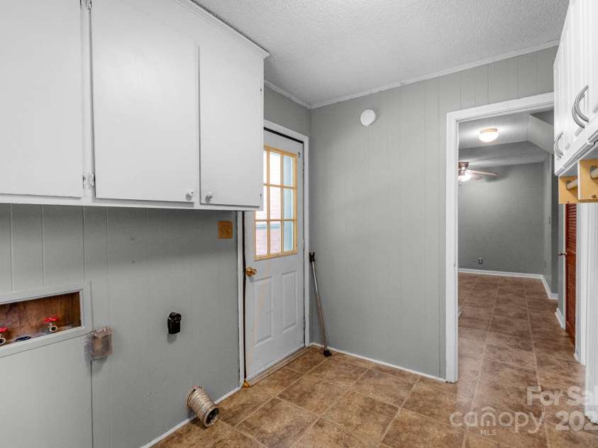 2470 Country Club Drive, Lancaster, SC 29720.  MLS# CAR4286357, YatesRealty ID 33787. 