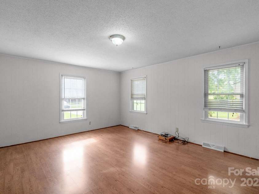 2470 Country Club Drive, Lancaster, SC 29720.  MLS# CAR4286357, YatesRealty ID 33787. 