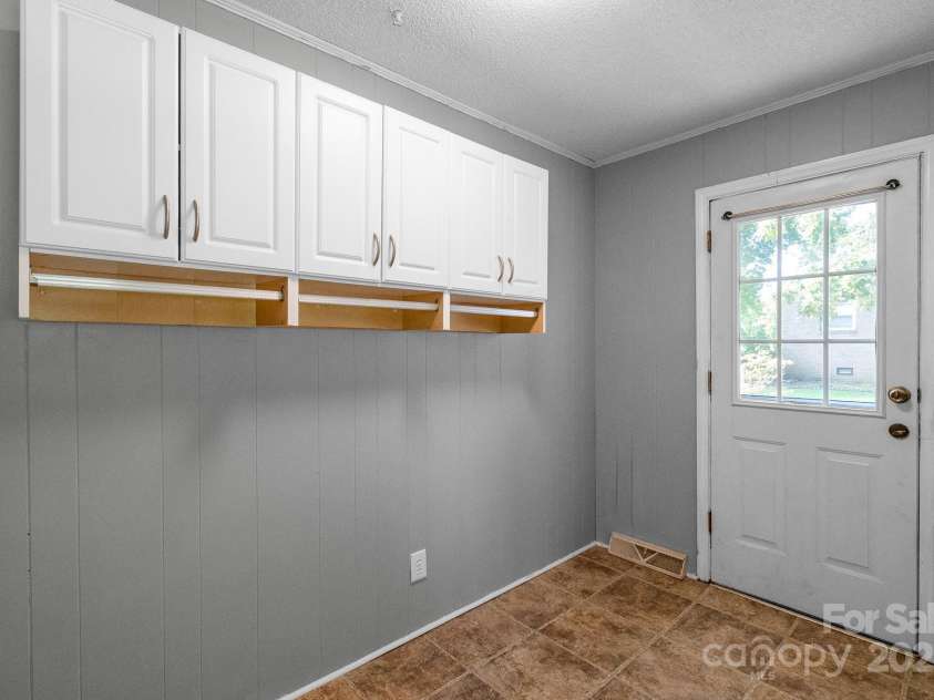 2470 Country Club Drive, Lancaster, SC 29720.  MLS# CAR4286357, YatesRealty ID 33787. 
