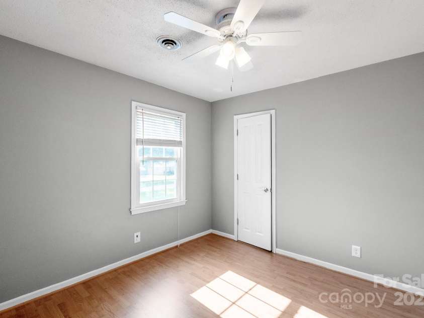 2470 Country Club Drive, Lancaster, SC 29720.  MLS# CAR4286357, YatesRealty ID 33787. 