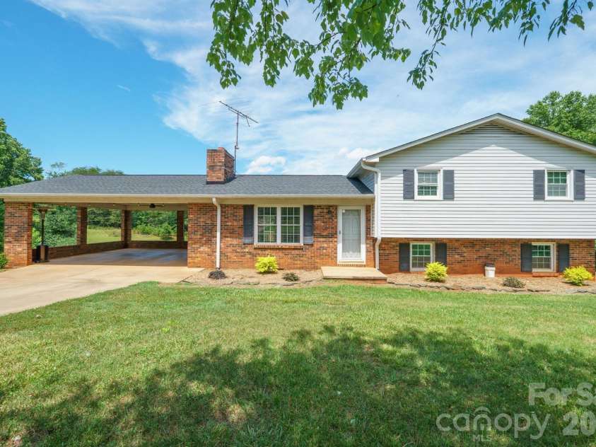 6878 Gracie Lane, Vale, NC 28168.  MLS# CAR4396127, YatesRealty ID 33787. 