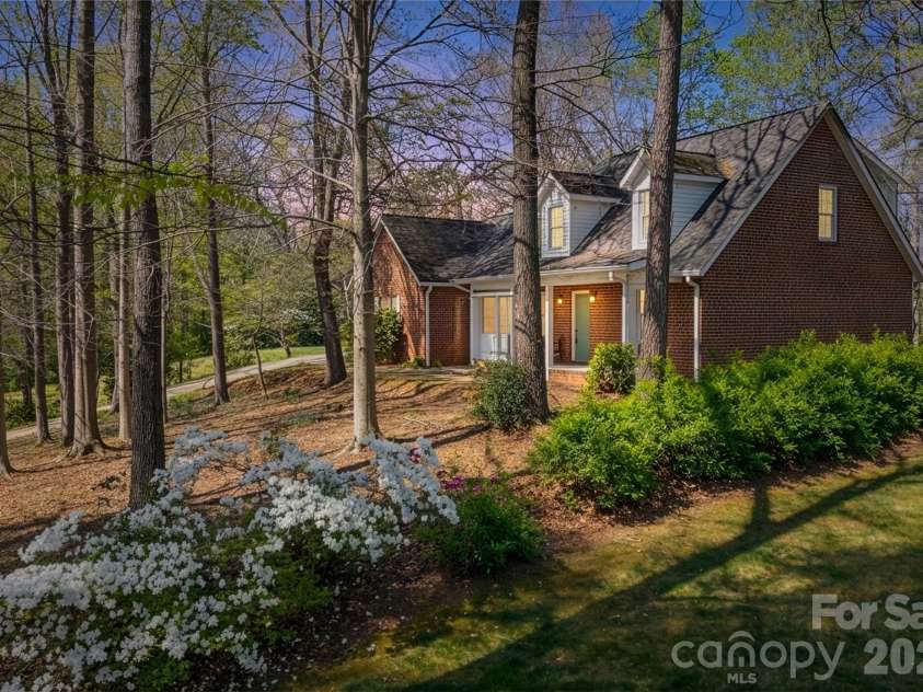 1421 Windsor Street, Lenoir, NC 28645.  MLS# CAR4372001, YatesRealty ID 33788. 1421 Windsor St