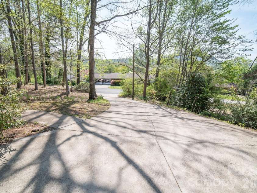 1421 Windsor Street, Lenoir, NC 28645.  MLS# CAR4372001, YatesRealty ID 33788. Driveway view