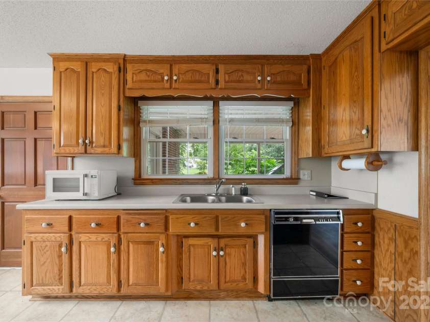 2450 Poors Ford Road, Rutherfordton, NC 28139.  MLS# CAR4284856, YatesRealty ID 33788. Kitchen is very large