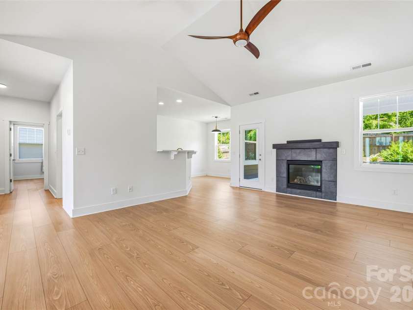 97 Spence Drive, Hendersonville, NC 28739.  MLS# CAR4389691, YatesRealty ID 33789. 