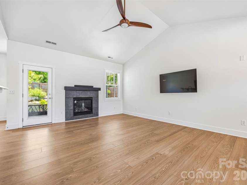 97 Spence Drive, Hendersonville, NC 28739.  MLS# CAR4389691, YatesRealty ID 33789. 