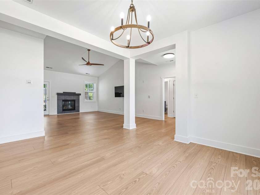 97 Spence Drive, Hendersonville, NC 28739.  MLS# CAR4389691, YatesRealty ID 33789. 
