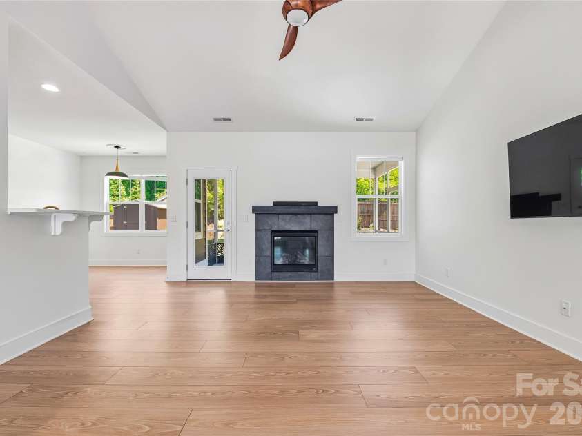 97 Spence Drive, Hendersonville, NC 28739.  MLS# CAR4389691, YatesRealty ID 33789. 