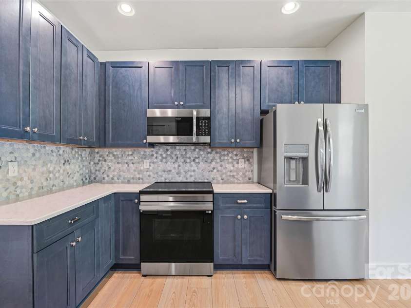 97 Spence Drive, Hendersonville, NC 28739.  MLS# CAR4389691, YatesRealty ID 33789. 