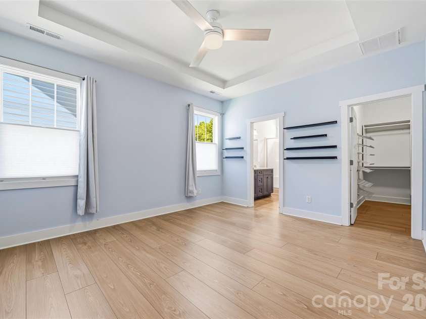 97 Spence Drive, Hendersonville, NC 28739.  MLS# CAR4389691, YatesRealty ID 33789. 