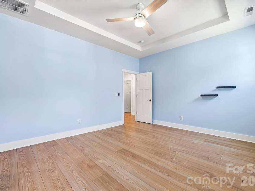 97 Spence Drive, Hendersonville, NC 28739.  MLS# CAR4389691, YatesRealty ID 33789. 