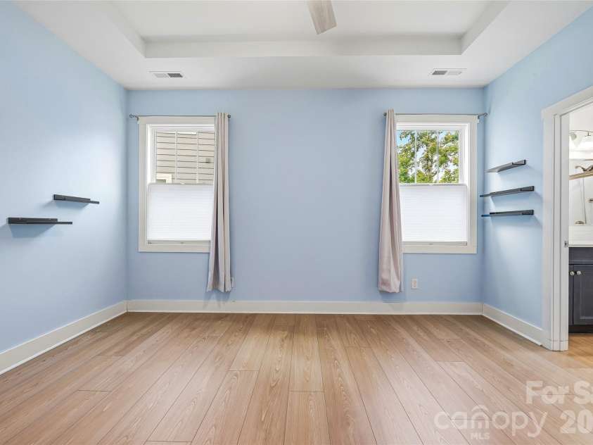 97 Spence Drive, Hendersonville, NC 28739.  MLS# CAR4389691, YatesRealty ID 33789. 