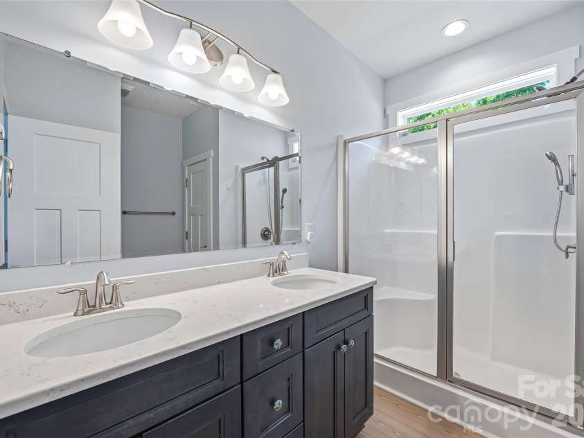 97 Spence Drive, Hendersonville, NC 28739.  MLS# CAR4389691, YatesRealty ID 33789. 
