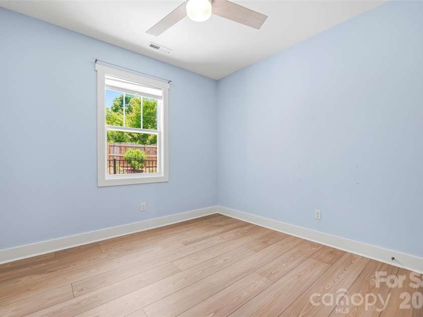 97 Spence Drive, Hendersonville, NC 28739.  MLS# CAR4389691, YatesRealty ID 33789. 