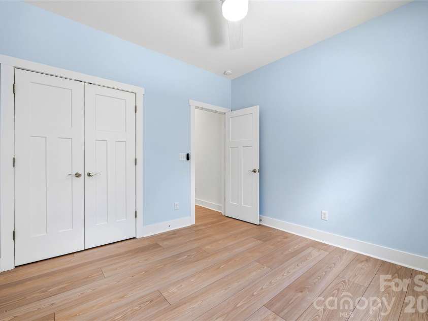 97 Spence Drive, Hendersonville, NC 28739.  MLS# CAR4389691, YatesRealty ID 33789. 