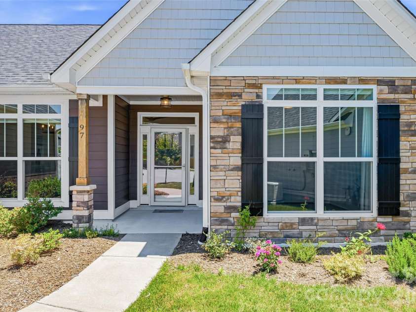 97 Spence Drive, Hendersonville, NC 28739.  MLS# CAR4389691, YatesRealty ID 33789. 