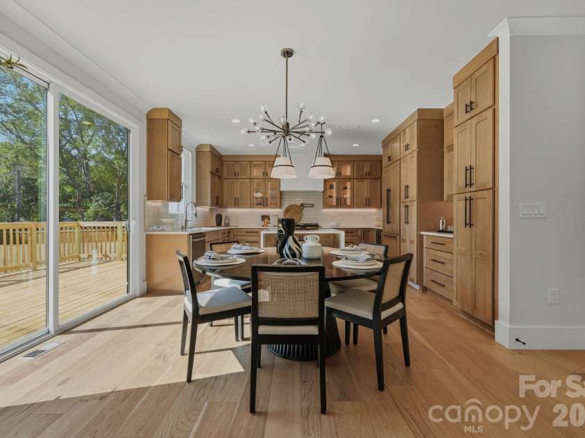 1637 Longfellow Street, Charlotte, NC 28205.  MLS# CAR4346623, YatesRealty ID 3379. Breakfast area.