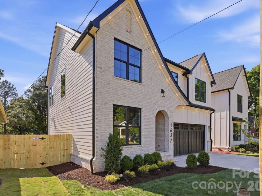 1637 Longfellow Street, Charlotte, NC 28205.  MLS# CAR4346623, YatesRealty ID 3379. Front daytime view.