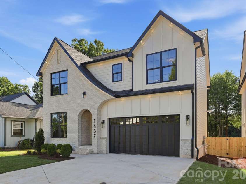 1637 Longfellow Street, Charlotte, NC 28205.  MLS# CAR4346623, YatesRealty ID 3379. Front daytime view.