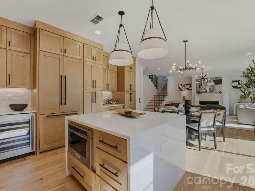 1637 Longfellow Street, Charlotte, NC 28205.  MLS# CAR4346623, YatesRealty ID 3379. Kitchen.