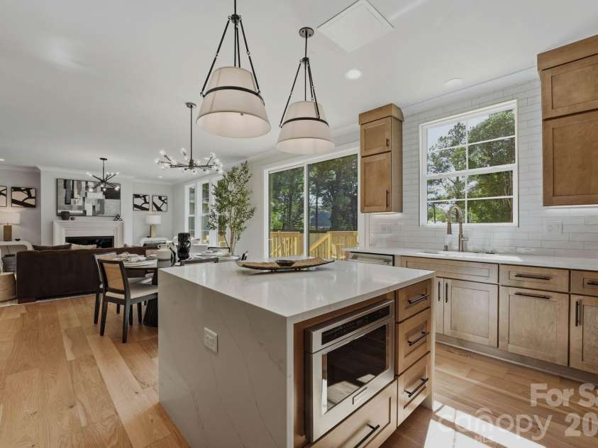 1637 Longfellow Street, Charlotte, NC 28205.  MLS# CAR4346623, YatesRealty ID 3379. Kitchen.