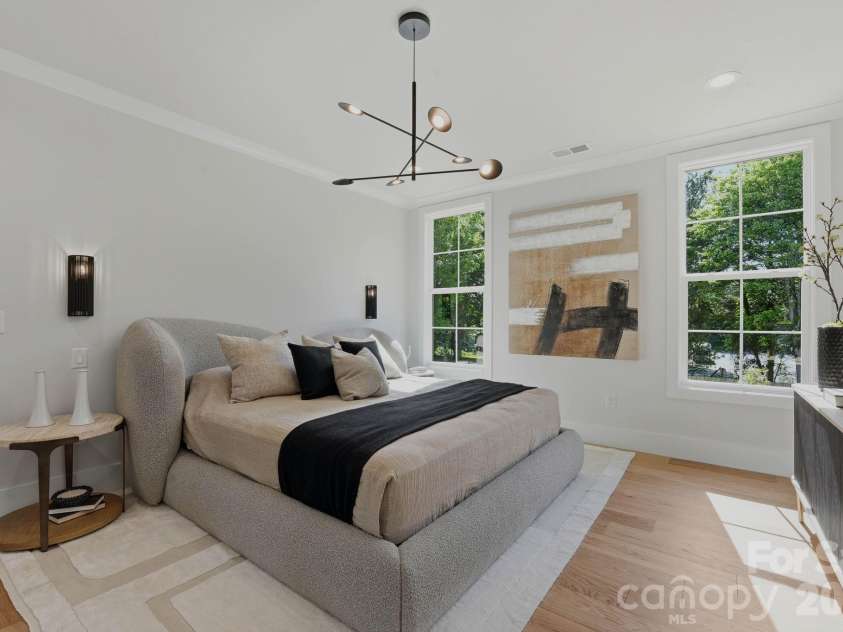 1637 Longfellow Street, Charlotte, NC 28205.  MLS# CAR4346623, YatesRealty ID 3379. Primary suite.