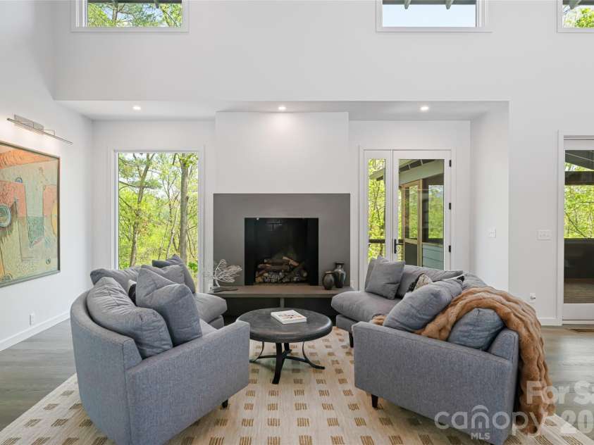 26 Hickory Top Lane, Asheville, NC 28805.  MLS# CAR4250259, YatesRealty ID 3379. 