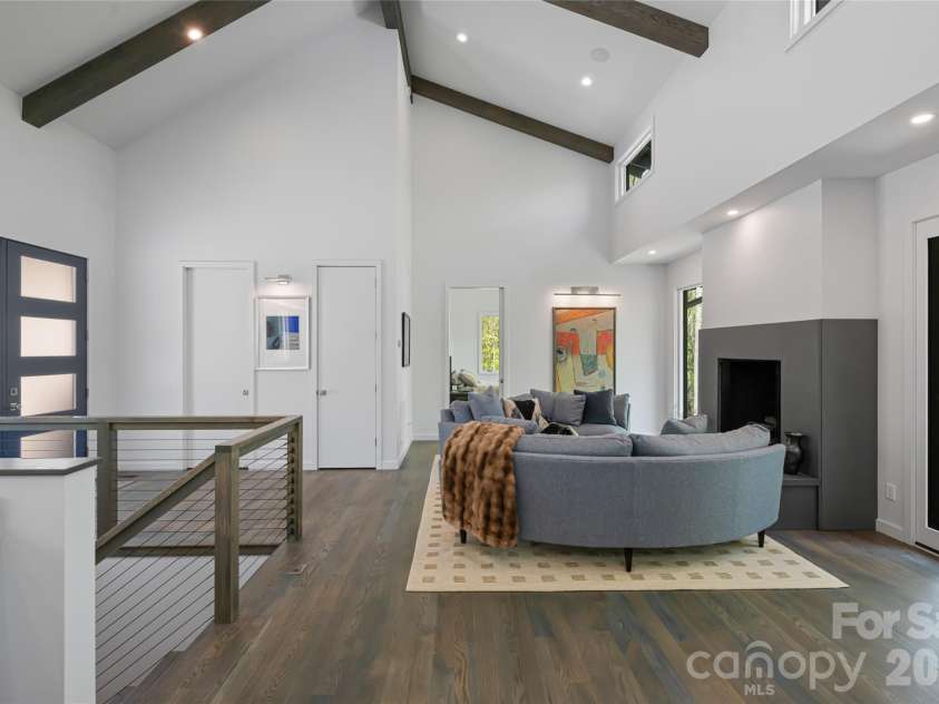 26 Hickory Top Lane, Asheville, NC 28805.  MLS# CAR4250259, YatesRealty ID 3379. 