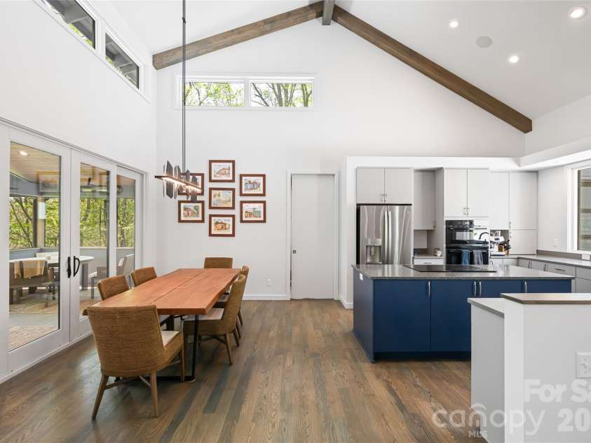 26 Hickory Top Lane, Asheville, NC 28805.  MLS# CAR4250259, YatesRealty ID 3379. 