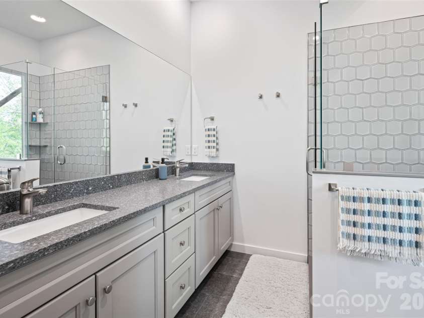 26 Hickory Top Lane, Asheville, NC 28805.  MLS# CAR4250259, YatesRealty ID 3379. 