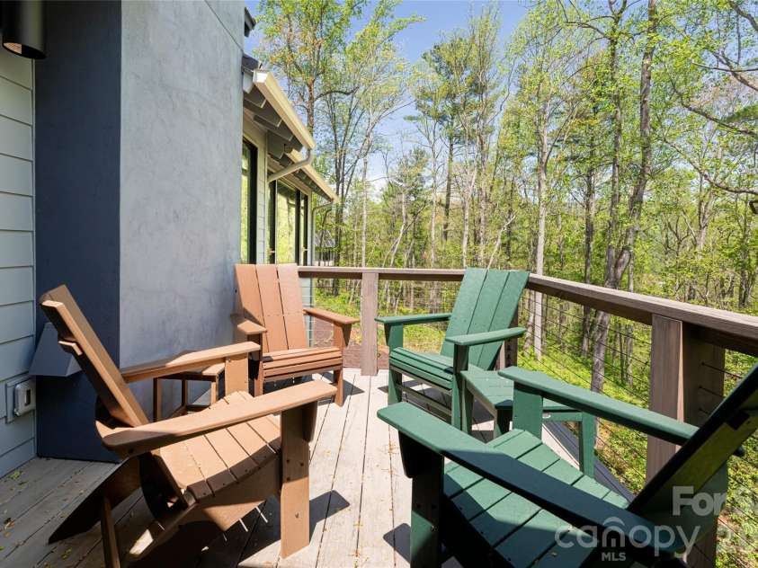 26 Hickory Top Lane, Asheville, NC 28805.  MLS# CAR4250259, YatesRealty ID 3379. 
