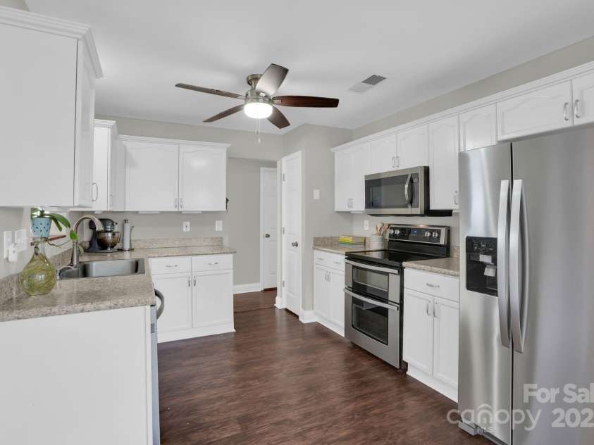 5901 Creft Circle, Indian Trail, NC 28079.  MLS# CAR4279388, YatesRealty ID 33790. 