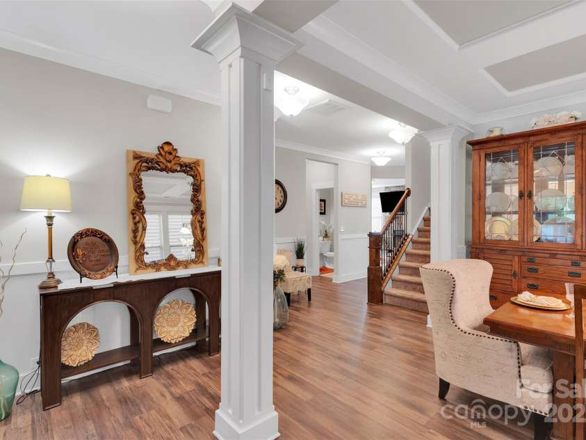 10108 Michael Crossing Drive, Charlotte, NC 28213.  MLS# CAR4283448, YatesRealty ID 33791. 