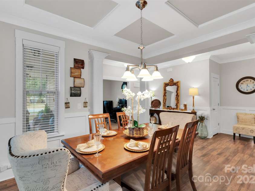 10108 Michael Crossing Drive, Charlotte, NC 28213.  MLS# CAR4283448, YatesRealty ID 33791. 