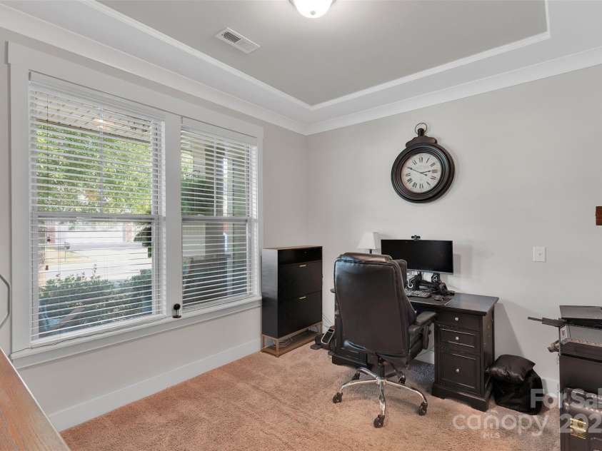 10108 Michael Crossing Drive, Charlotte, NC 28213.  MLS# CAR4283448, YatesRealty ID 33791. 