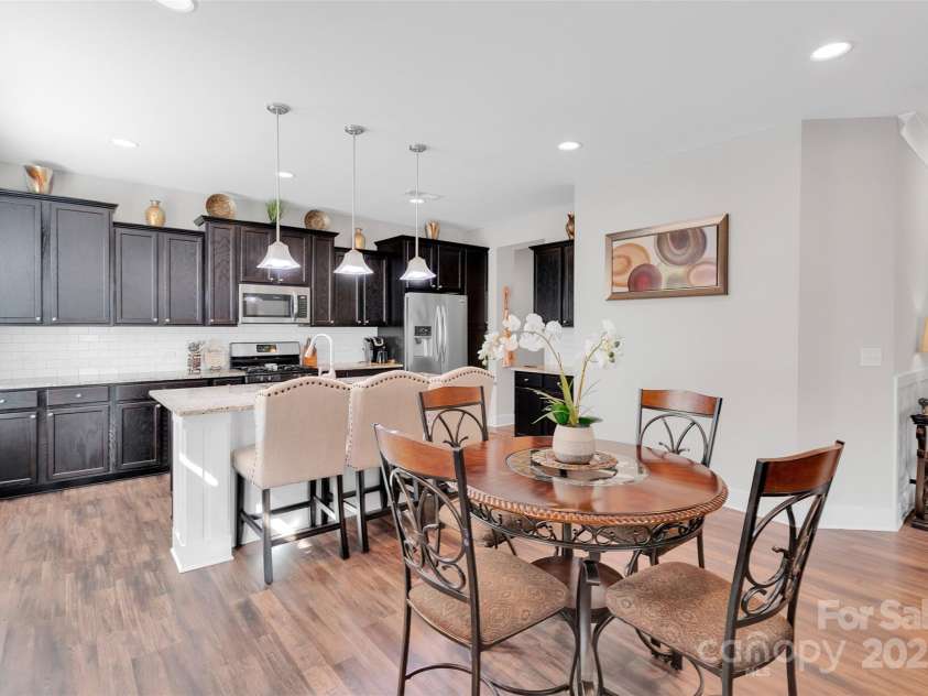 10108 Michael Crossing Drive, Charlotte, NC 28213.  MLS# CAR4283448, YatesRealty ID 33791. 