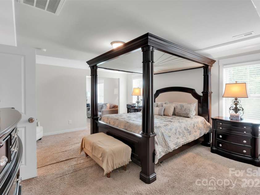 10108 Michael Crossing Drive, Charlotte, NC 28213.  MLS# CAR4283448, YatesRealty ID 33791. 