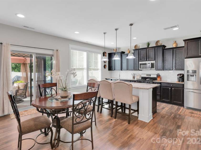 10108 Michael Crossing Drive, Charlotte, NC 28213.  MLS# CAR4283448, YatesRealty ID 33791. 