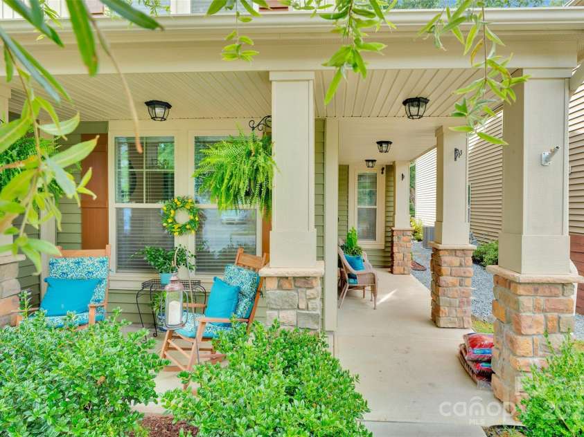 10108 Michael Crossing Drive, Charlotte, NC 28213.  MLS# CAR4283448, YatesRealty ID 33791. 