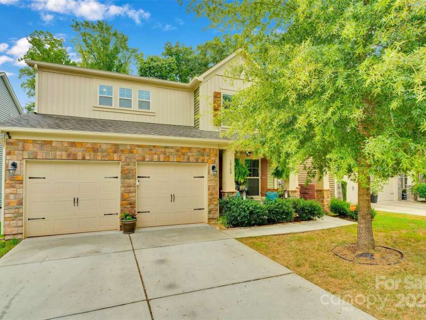 10108 Michael Crossing Drive, Charlotte, NC 28213.  MLS# CAR4283448, YatesRealty ID 33791. 