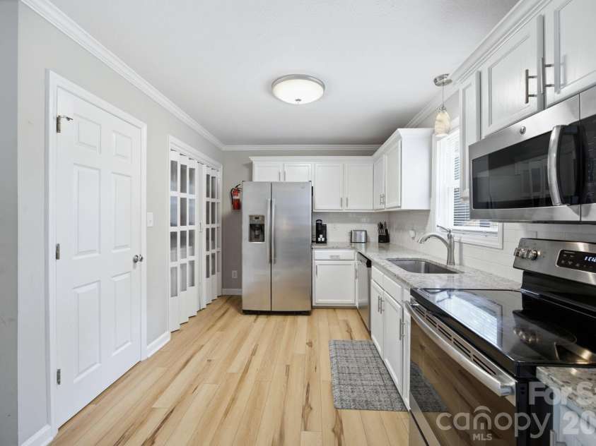 7564 Katherine Drive, Denver, NC 28037.  MLS# CAR4397384, YatesRealty ID 33791. 