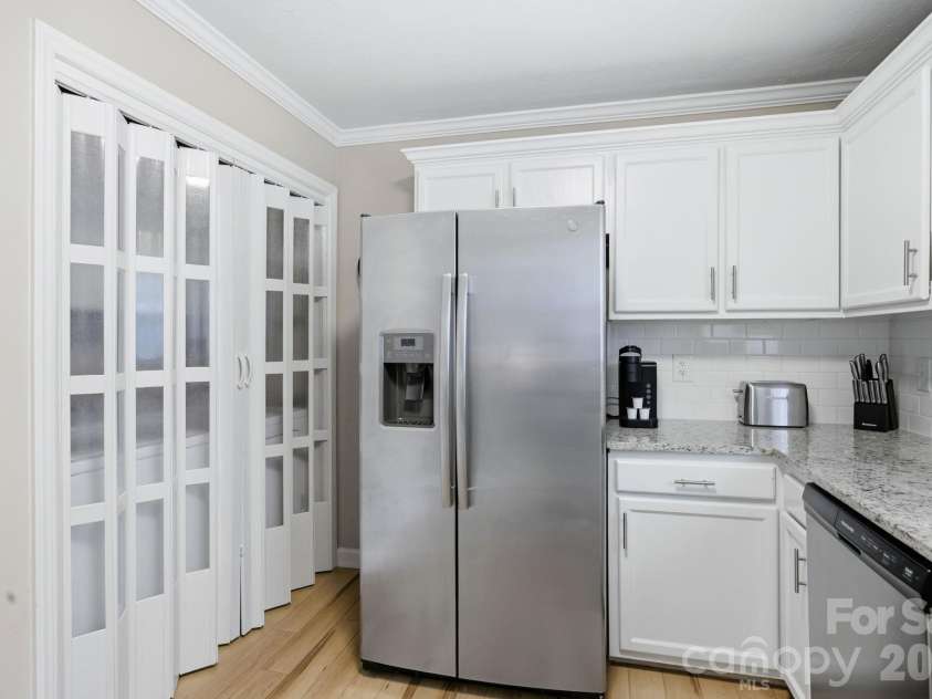 7564 Katherine Drive, Denver, NC 28037.  MLS# CAR4397384, YatesRealty ID 33791. 